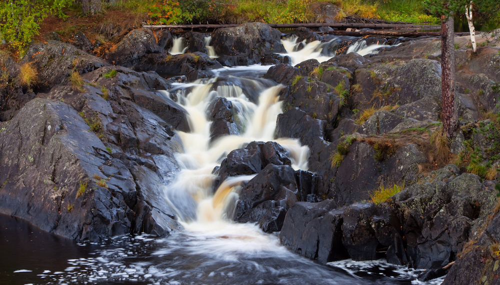 Shunga Range Waterfall